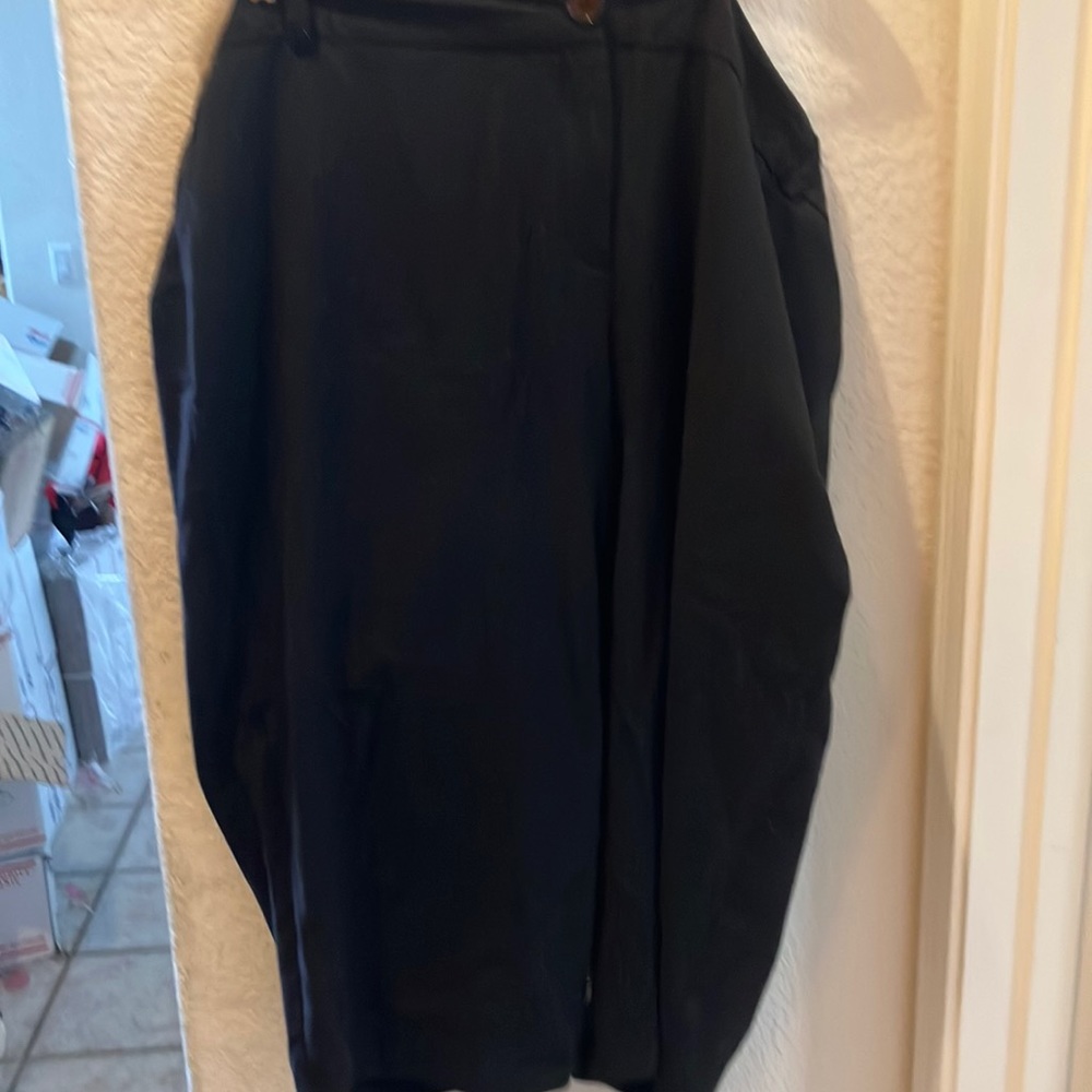 FINAL MARKDOWN East 5th Bermuda shorts 22w